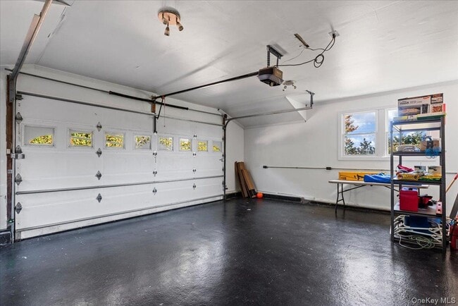 Building Photo - 20 Alanson Ln