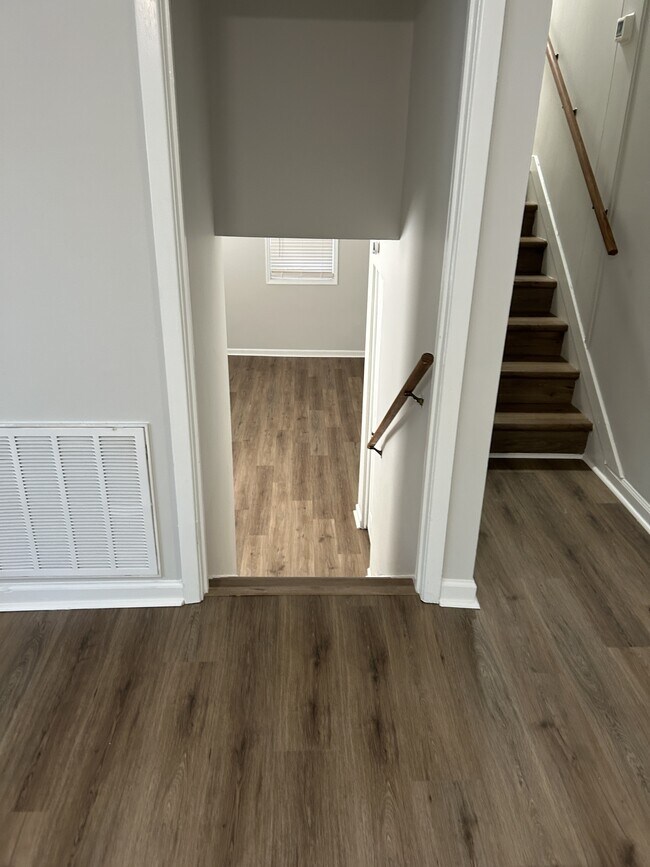 Building Photo - 702 62nd Ave N