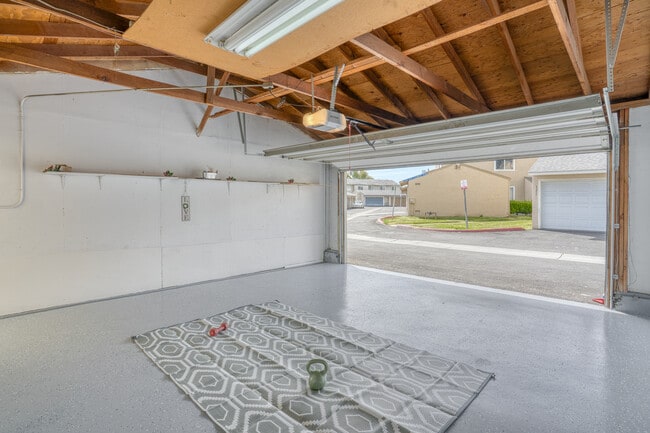 Building Photo - 4252 Comet Cir