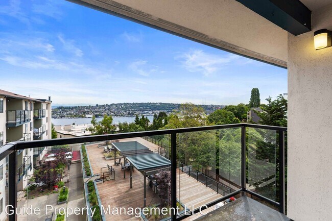 Building Photo - 2450 Aurora Ave N