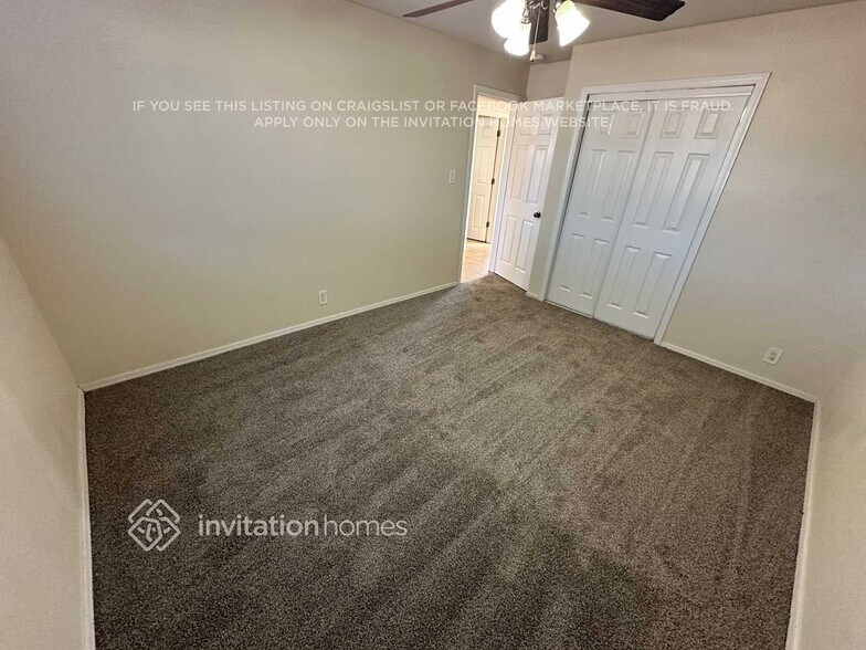 Building Photo - 3725 E Sheridan St