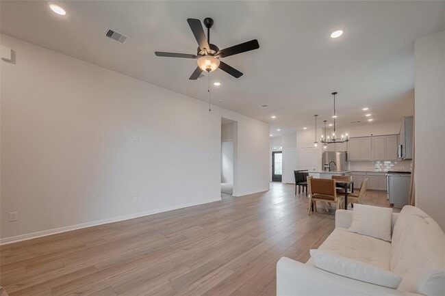 Building Photo - 16331 Verbena Glen Dr