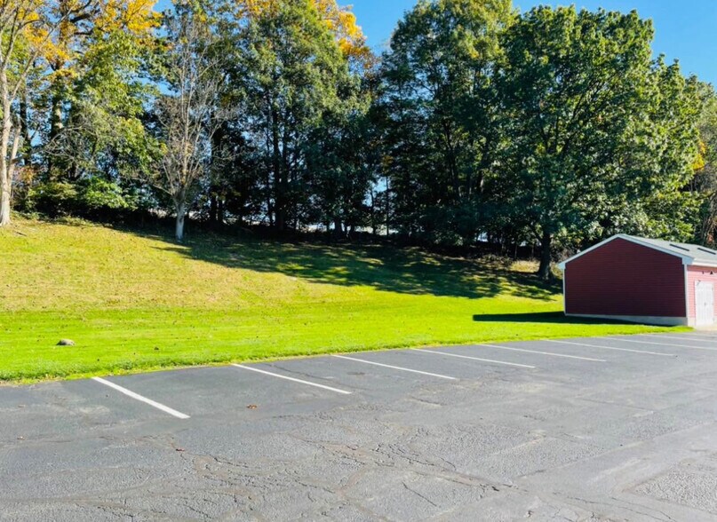 Building Photo - 79 Regency Park