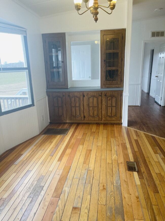 Building Photo - 3 BR, 2 BA doublewide in Pikeville school district