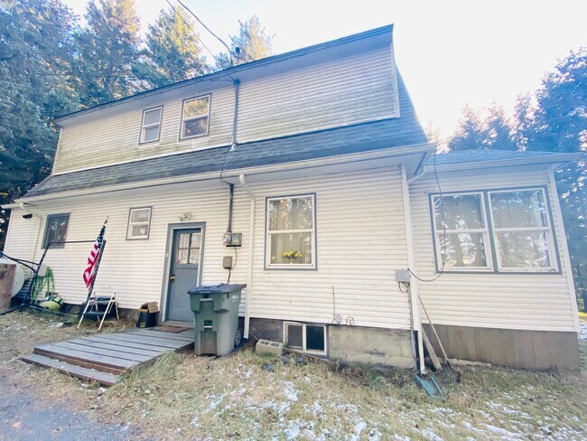 Building Photo - 2910 Mill Bay Rd