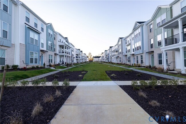 Building Photo - 15390 Oasis Sun Aly