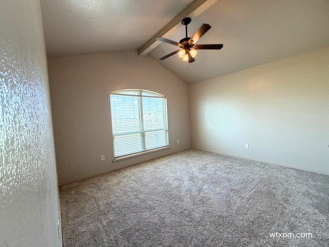 Building Photo - Spacious 4-Bedroom Home on 2 Acres in Bushland South