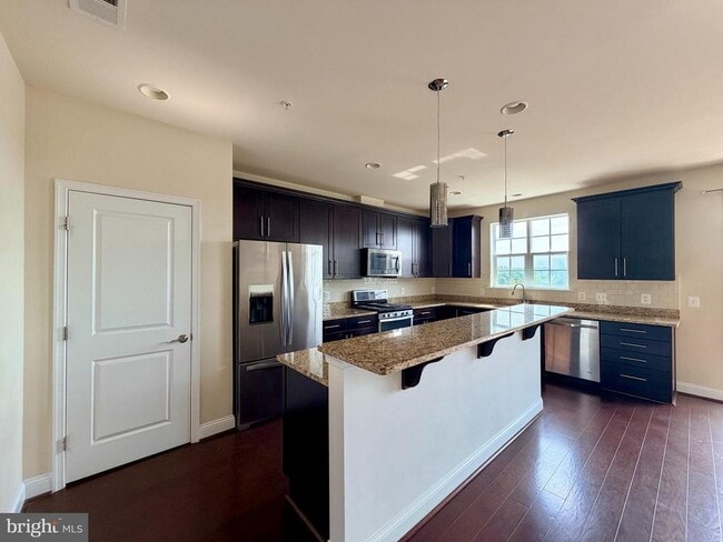 Building Photo - 5915 Logans Way