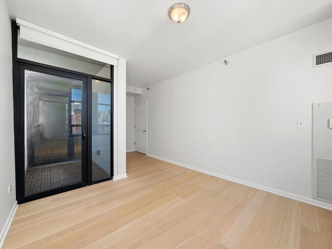 Building Photo - 1255 S State St