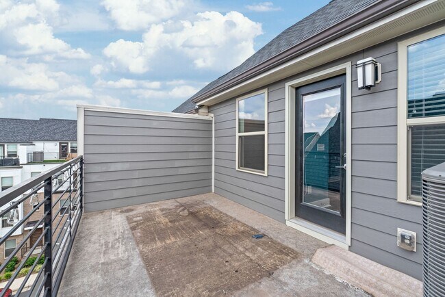 Building Photo - 13051 Tinton Ave