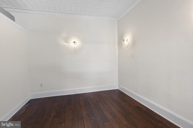 Building Photo - 2053 Christian St