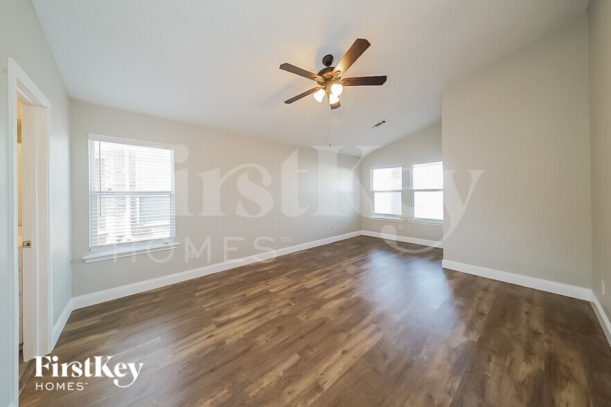 Building Photo - 6412 Regina Dr