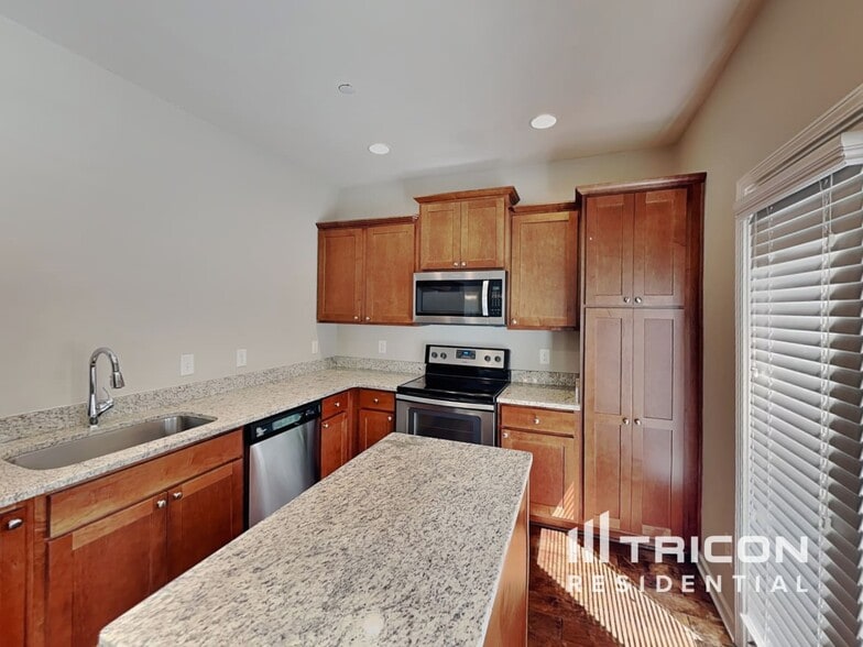 Building Photo - 123 Hickory Sta Ln