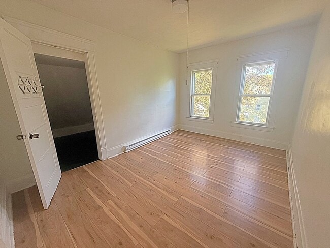 Building Photo - 1642 W Colvin St