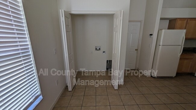 Building Photo - 25820 Crippen Dr