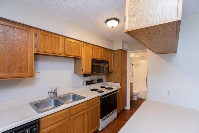 Building Photo - 3115 Helms St