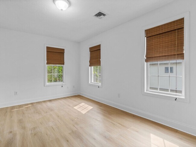 Building Photo - 40 Brattle St