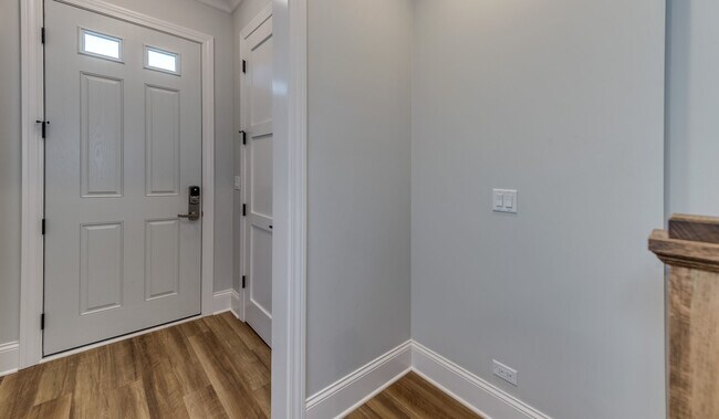Building Photo - 1147 S Eldridge Ln