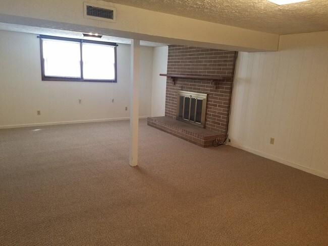 Building Photo - 359 Cedar Point Rd