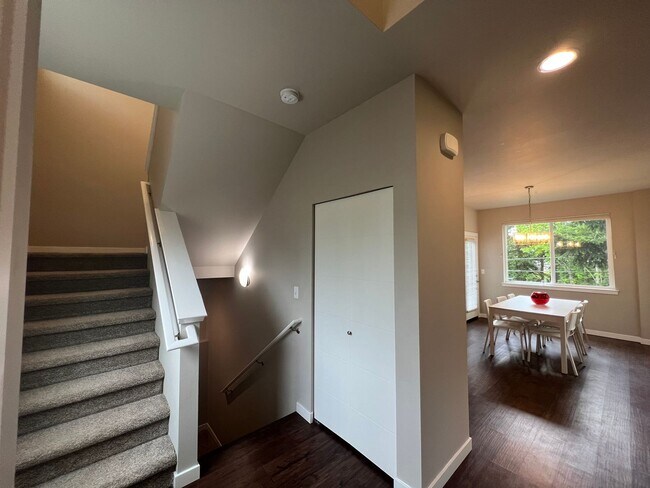 Building Photo - 514 Fielding Ct