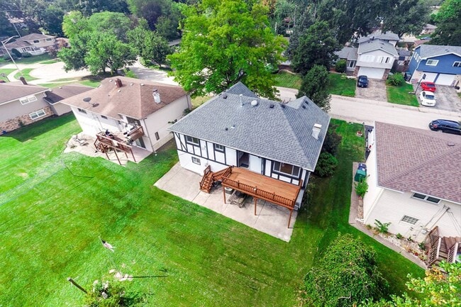 Building Photo - 14813 Holly Ct