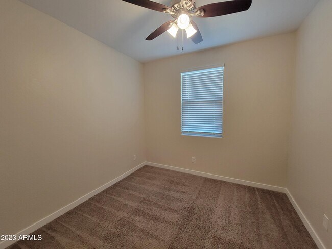 Building Photo - 9825 E Talon Ave