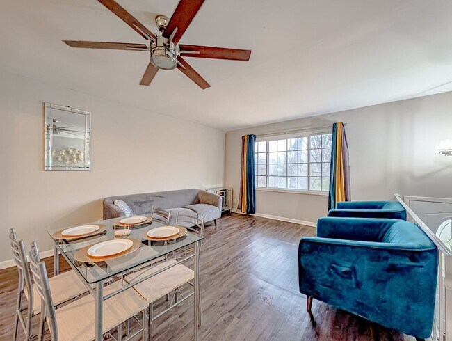 Building Photo - 8616 Hickory Ave