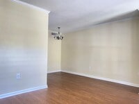 Building Photo - Beautiful Lake Plaza 1 Bedroom / 1 Bath Co...