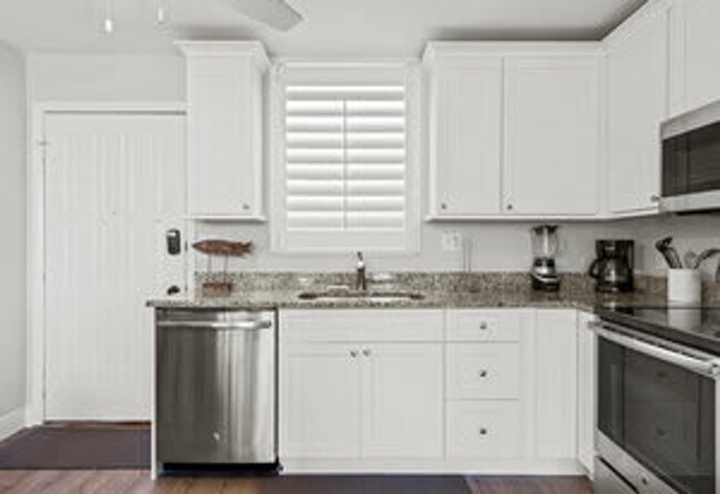 Building Photo - 5700 Bonita Beach Rd SW