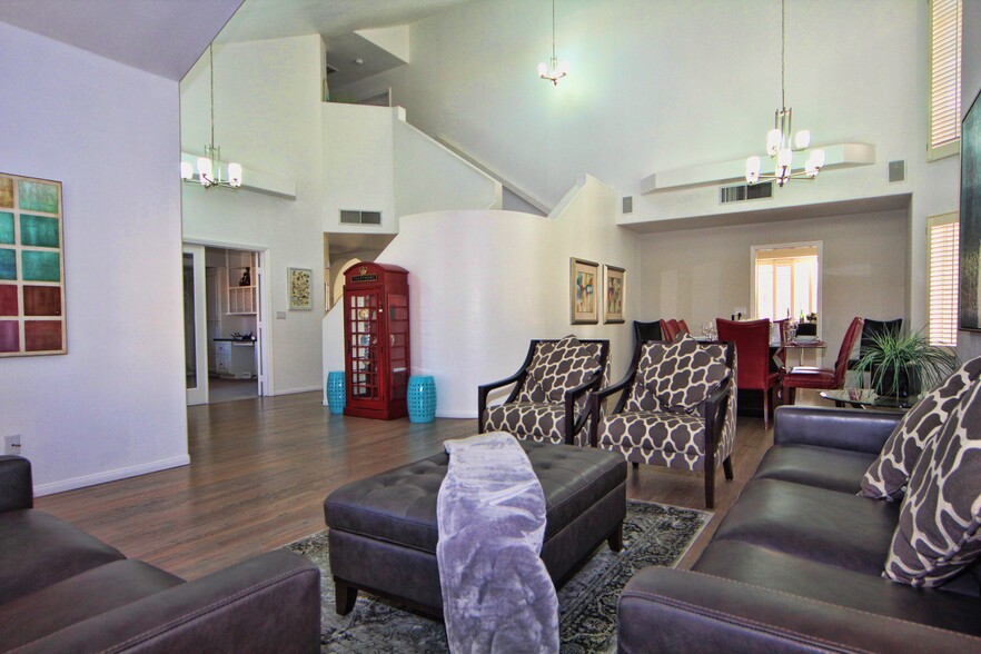 Formal Living Room - 2312 Glenbrook Way