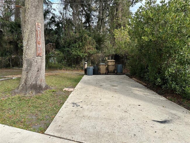 Building Photo - 24007 River Rd