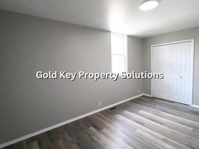 Building Photo - MUNCIE Updated 2 BR 1 BA House with New Kitchen Appliances (SECTION 8 APPROVED)