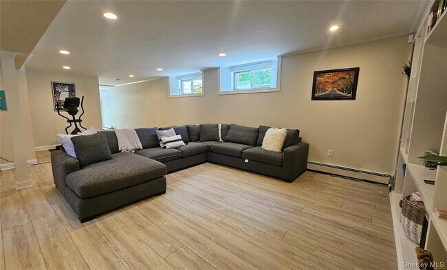 Building Photo - 11 John St