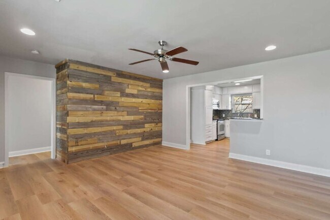 Building Photo - 5312 Odessa Ave