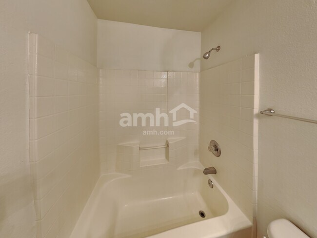 Building Photo - 8708 E Crescent Ave