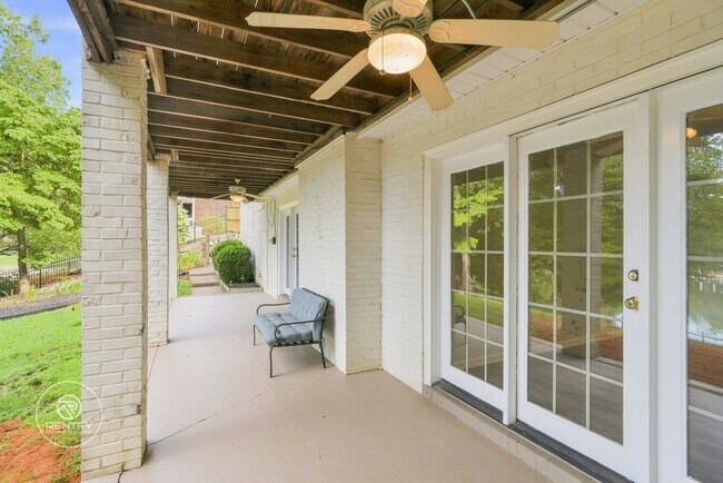 Building Photo - 7088 Wateredge Dr