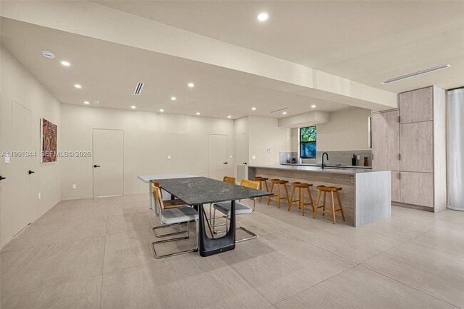 Building Photo - 4721 NW 6th Ave