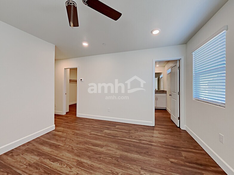 Building Photo - 8386 Flagpole Loop Ave