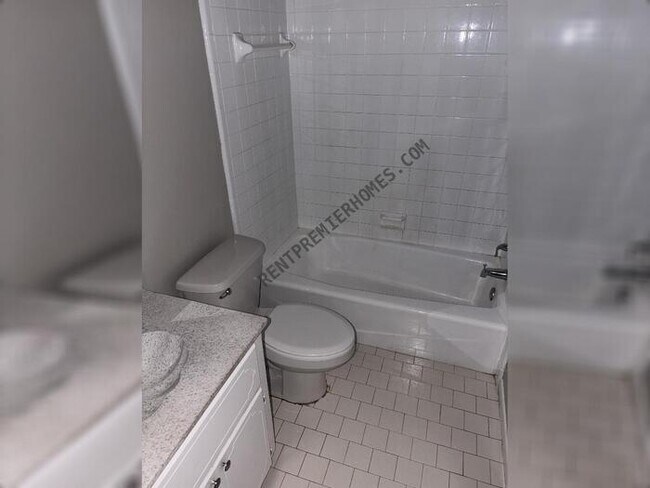 Building Photo - 10801 Excalibur Dr