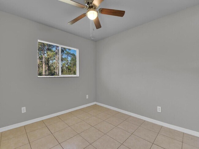 Building Photo - 801 Meadow Rd