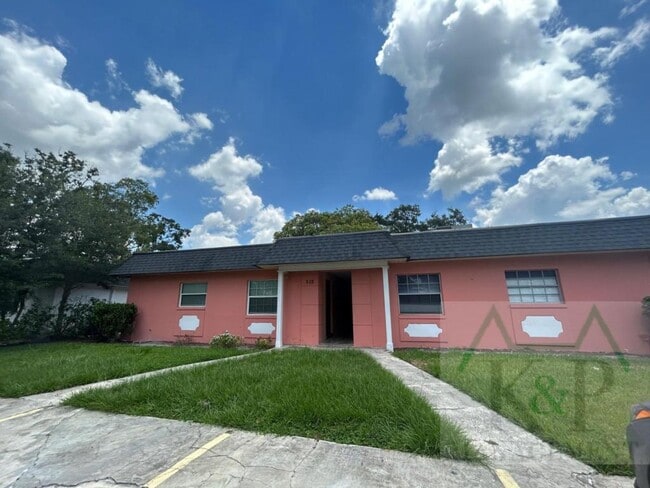 Building Photo - 515 Duchess Ct