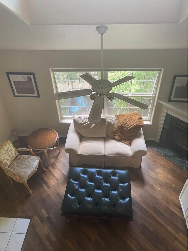 Building Photo - Downtown Glenwood Springs Condo