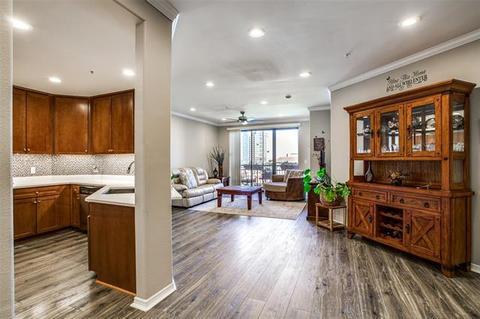 Building Photo - 330 E Las Colinas Blvd