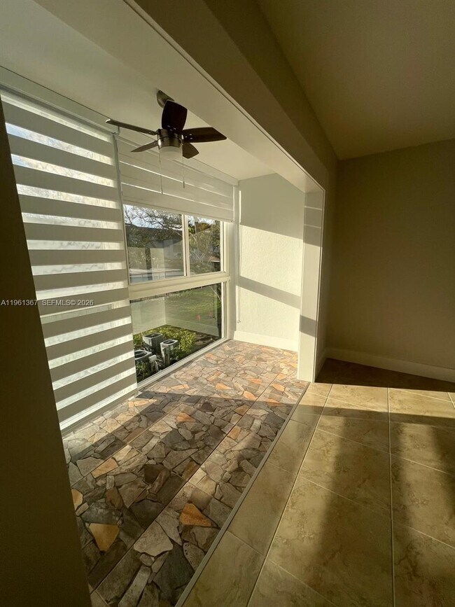 Building Photo - 1400 SW 124th Terrace