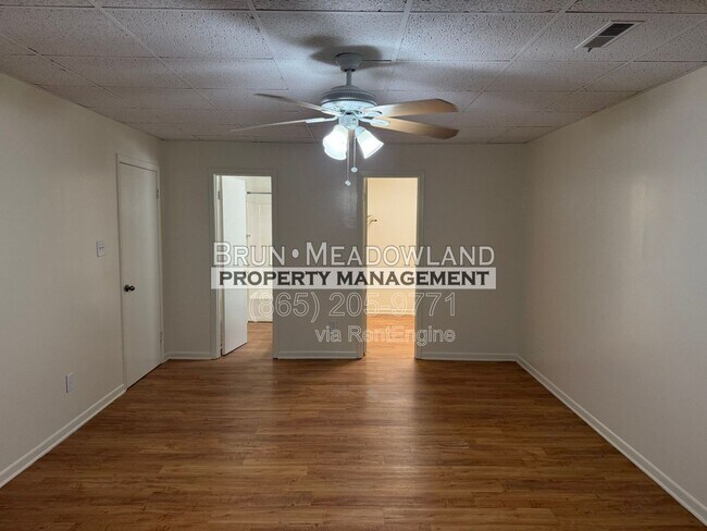 Building Photo - 1805 Meadowland Ln