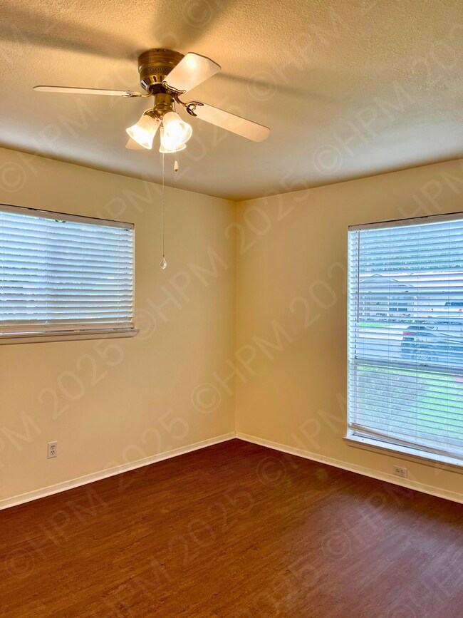 Building Photo - 1616 Redwood St