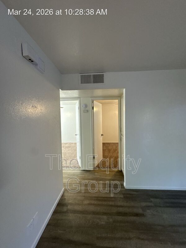 Building Photo - 903 W Center Ave