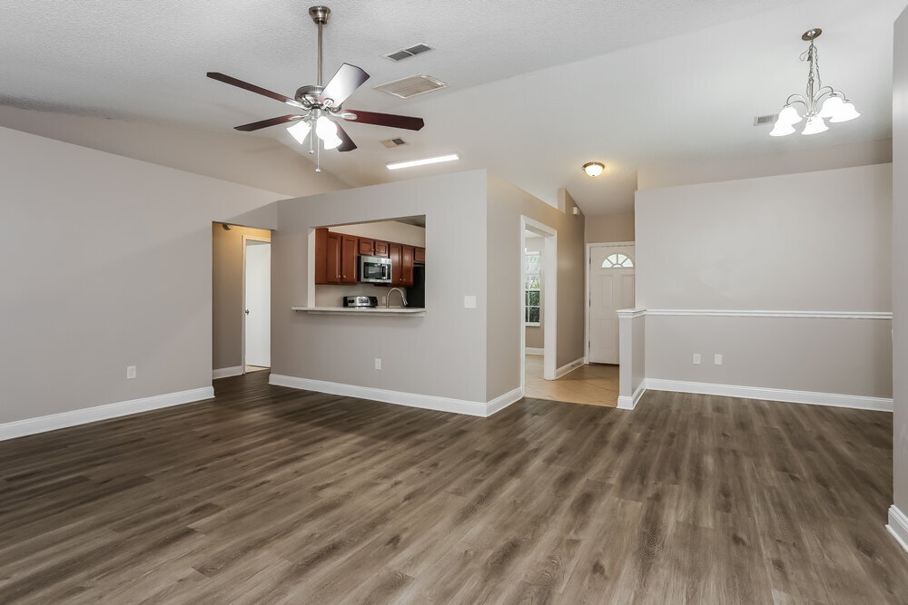 Building Photo - 1608 Twin Oak Dr W