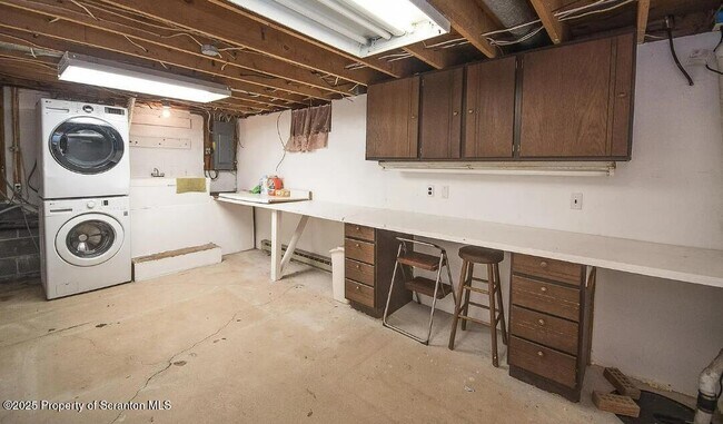 Building Photo - 166 Haverford Dr