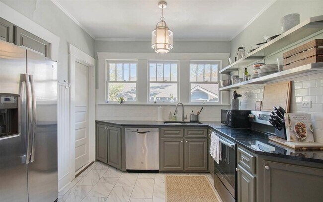 Building Photo - Two Bedroom Home For Rent